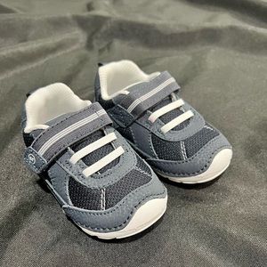 Stride Rite Soft Motion Jamie Boys white blue Toddler Hook & Loop Sneakers NWOT